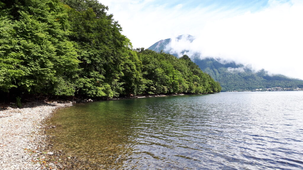 男体山と八丁出島