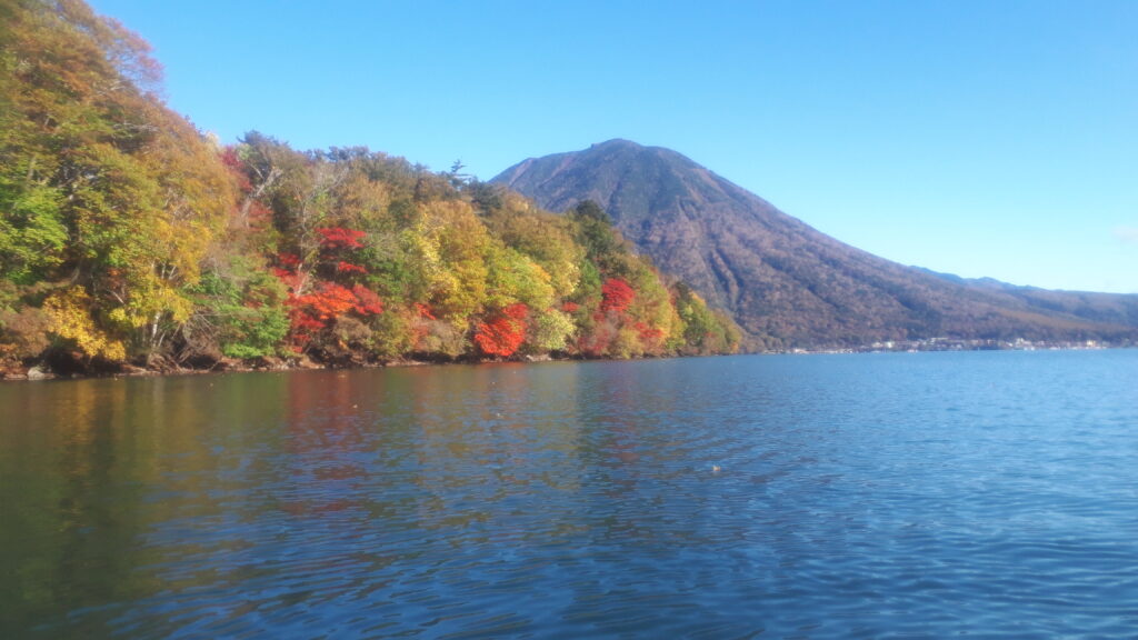 男体山と八丁出島
