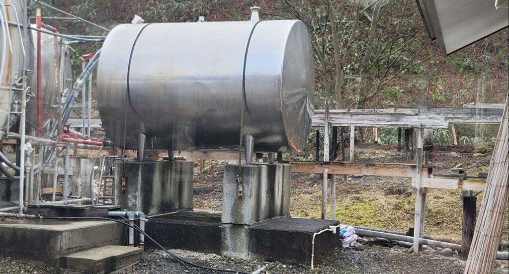 木製樋を通して温度を下げる