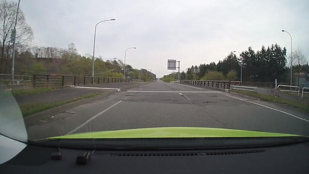 第二美々橋を渡って左折