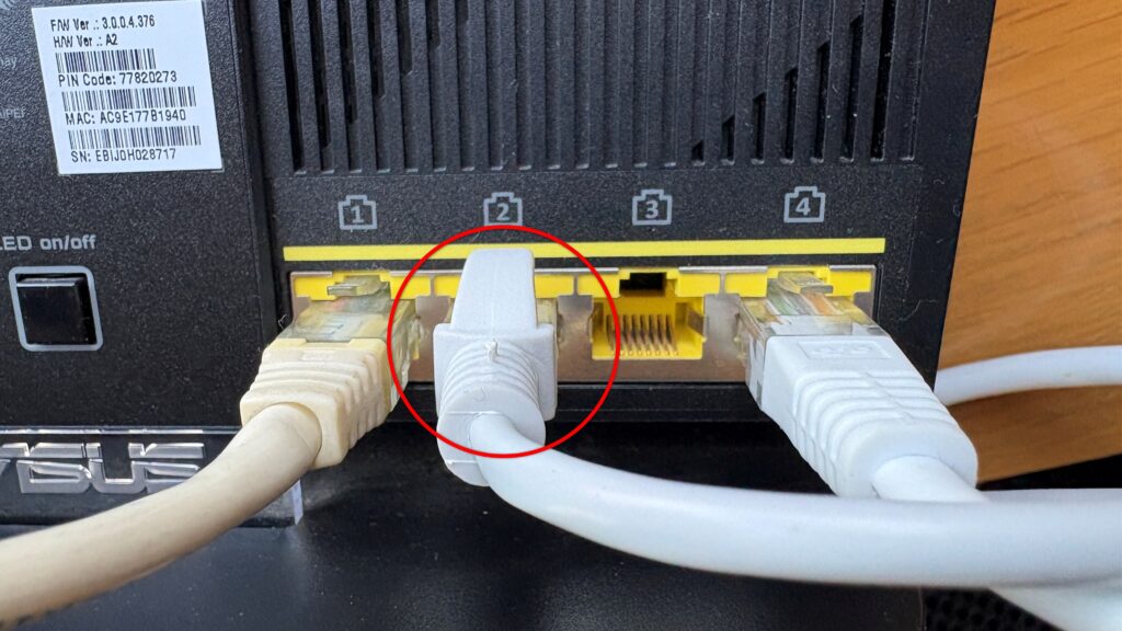 ルーターにLANケーブルを挿せば給電されると思ったがダメ