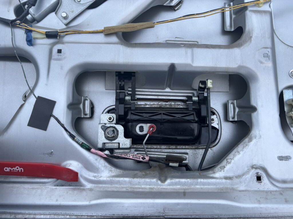 キーシリンダーの移植をしないと既存のキーで開かない。