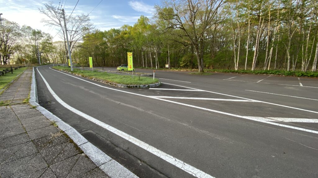 塘路元村キャンプ場の駐車場