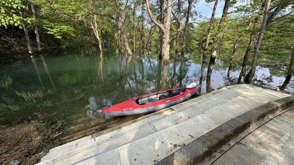 焼地台公園出艇地階段