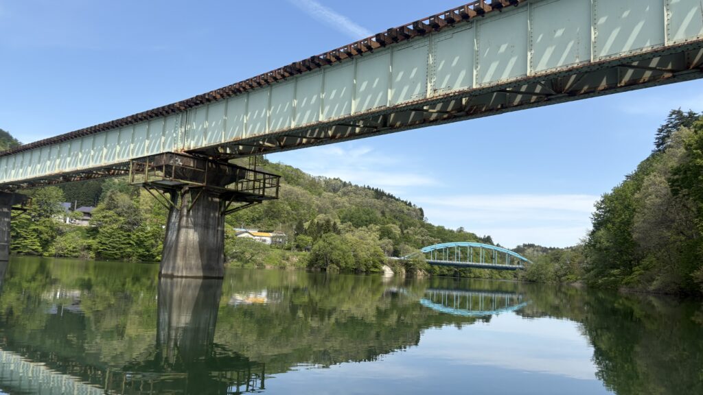 川尻橋とJR北上線の鉄橋