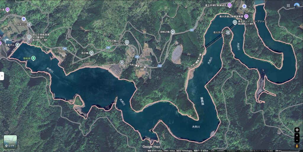 蛇行している接祖湖