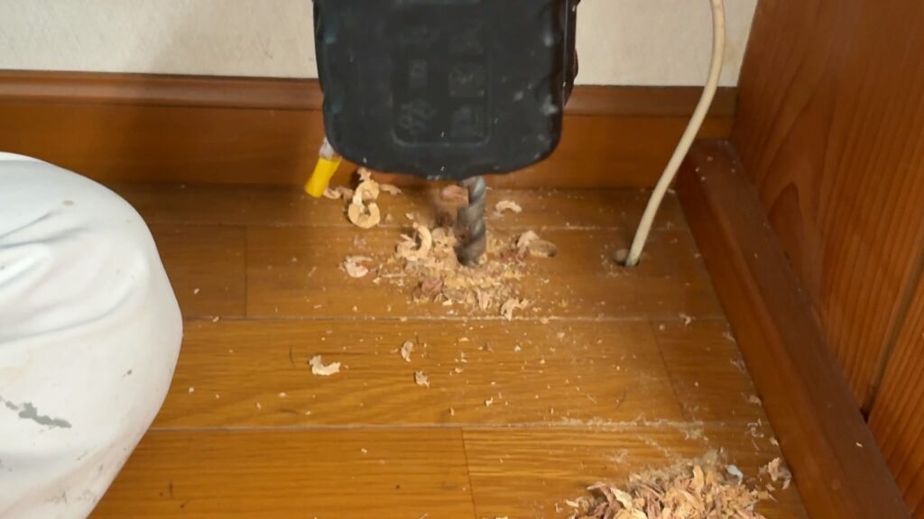 床下配線用穴あけ