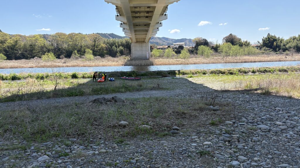 烏山大橋の下